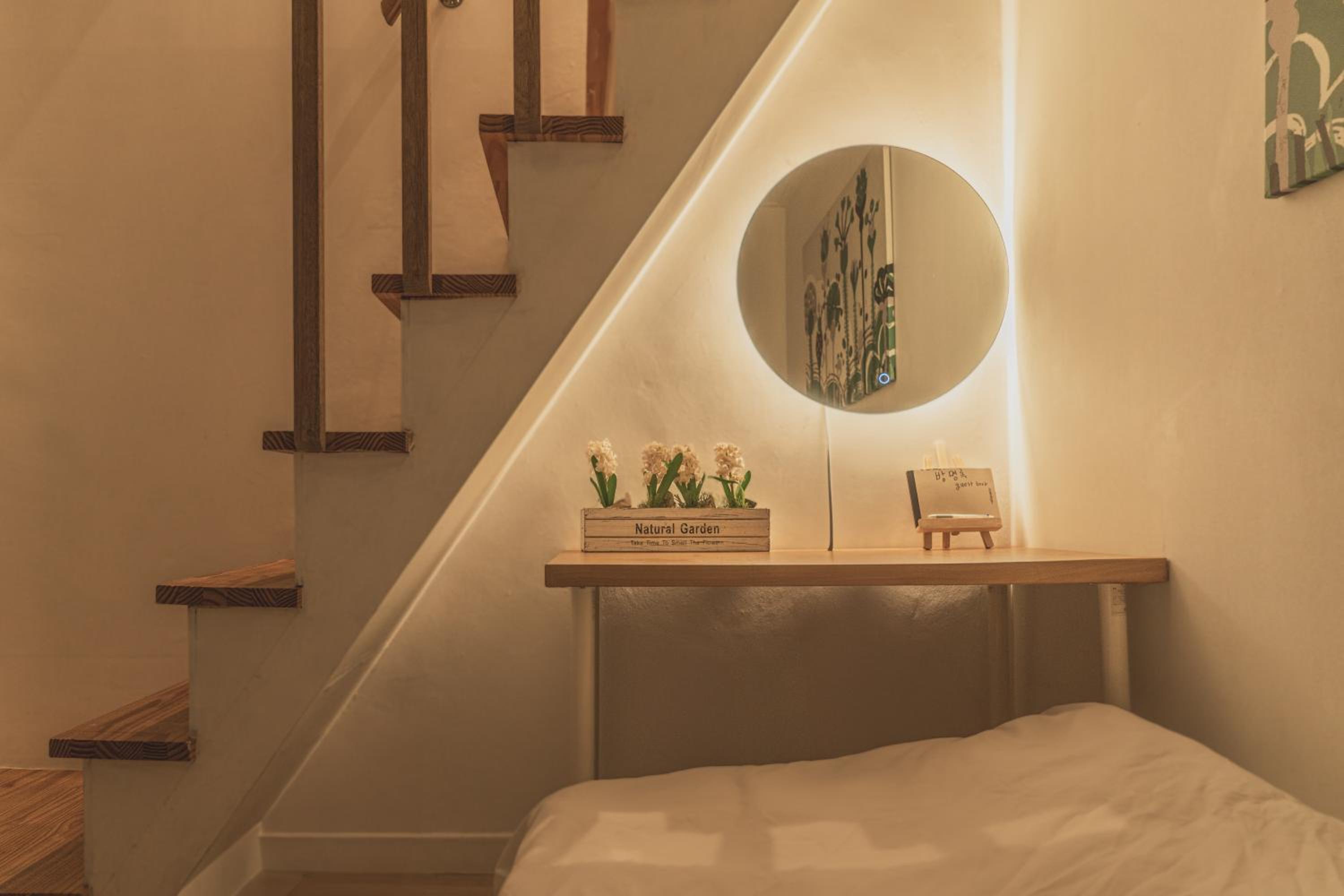 Myeongdong Artmonstay