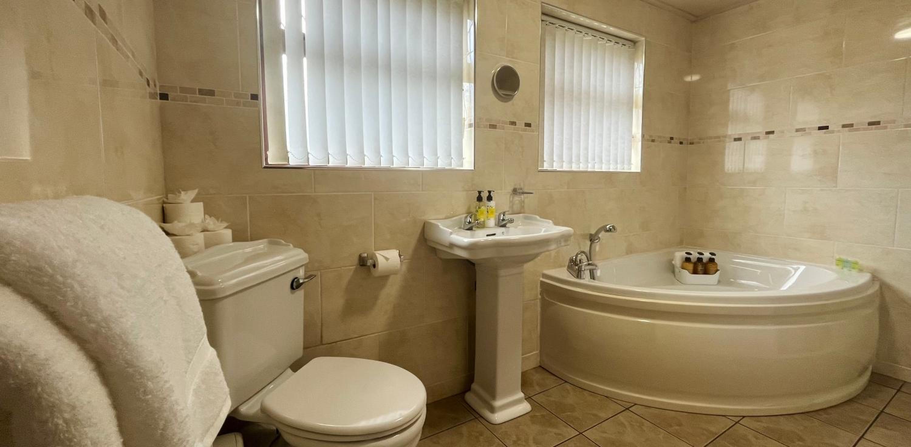 8 PEMBERTON Entire 3 bed in Newry Mourne and Down Sleeps 5 view 3