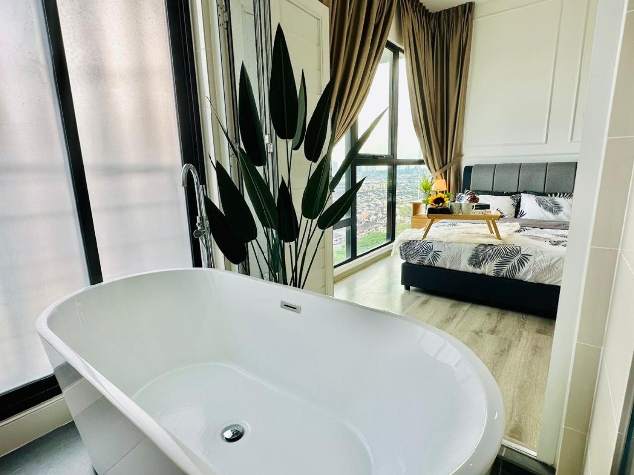 Mosaic Residence Mid Valley South Key BY R9 Homestay