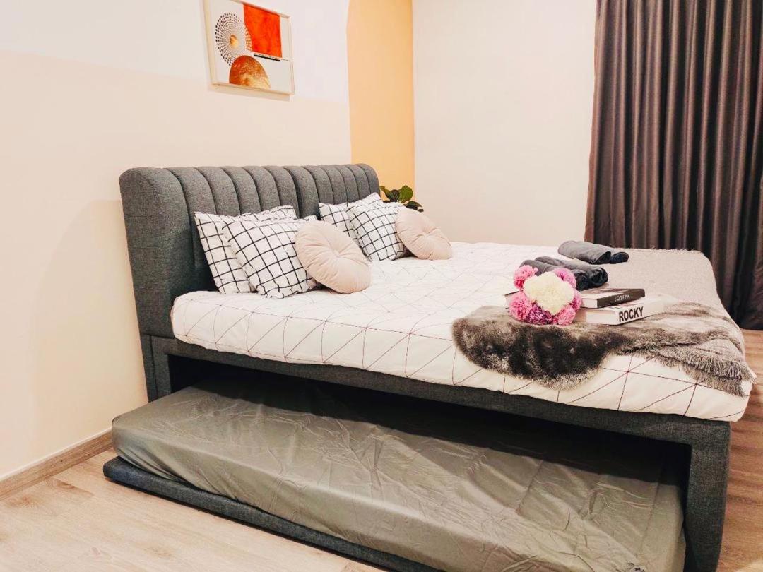 Mosaic Residence Mid Valley South Key BY R9 Homestay
