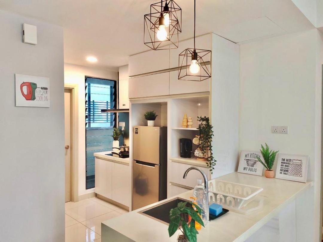 Mosaic Residence Mid Valley South Key BY R9 Homestay