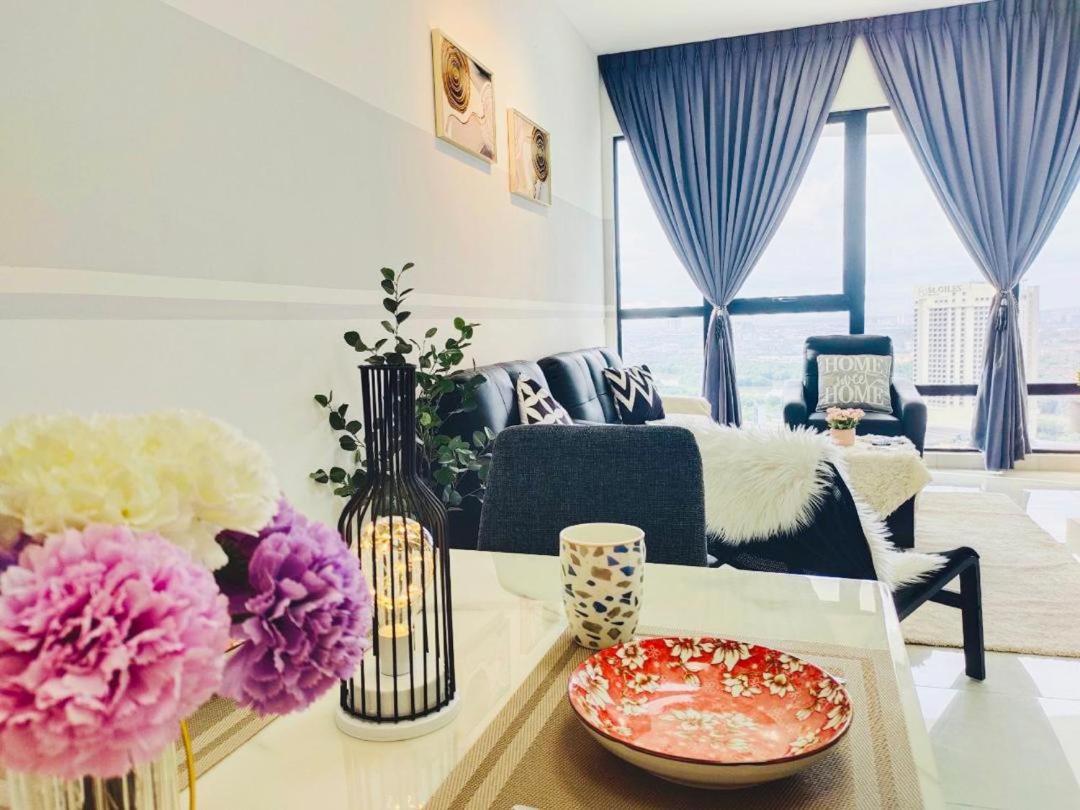 Mosaic Residence Mid Valley South Key BY R9 Homestay