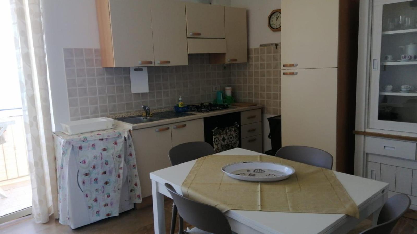 Vista Mare Marina Trappeto en Trappeto — kitchen