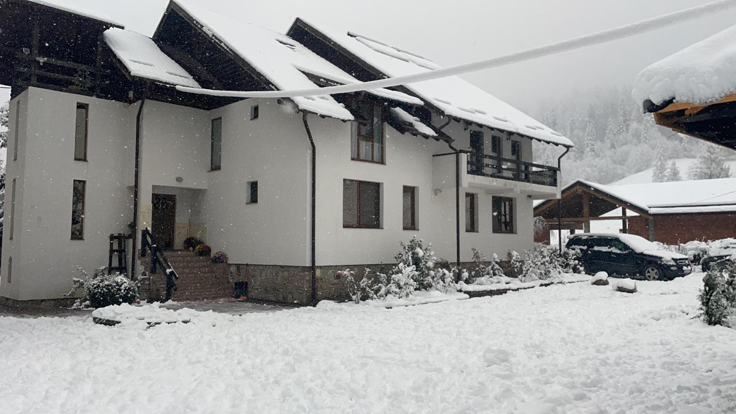 Casa Voronet view 2