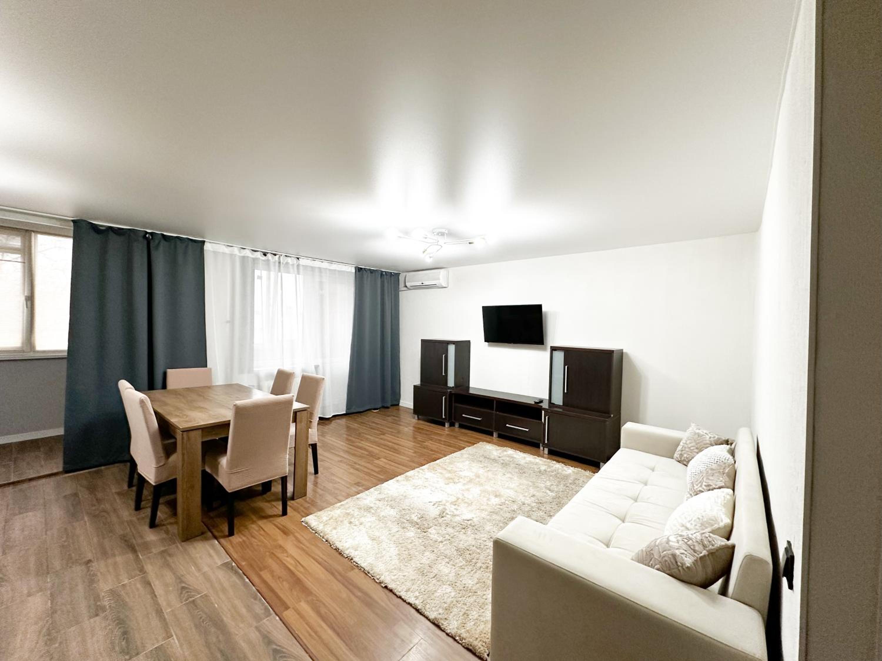 Center Location 2 bedrooms