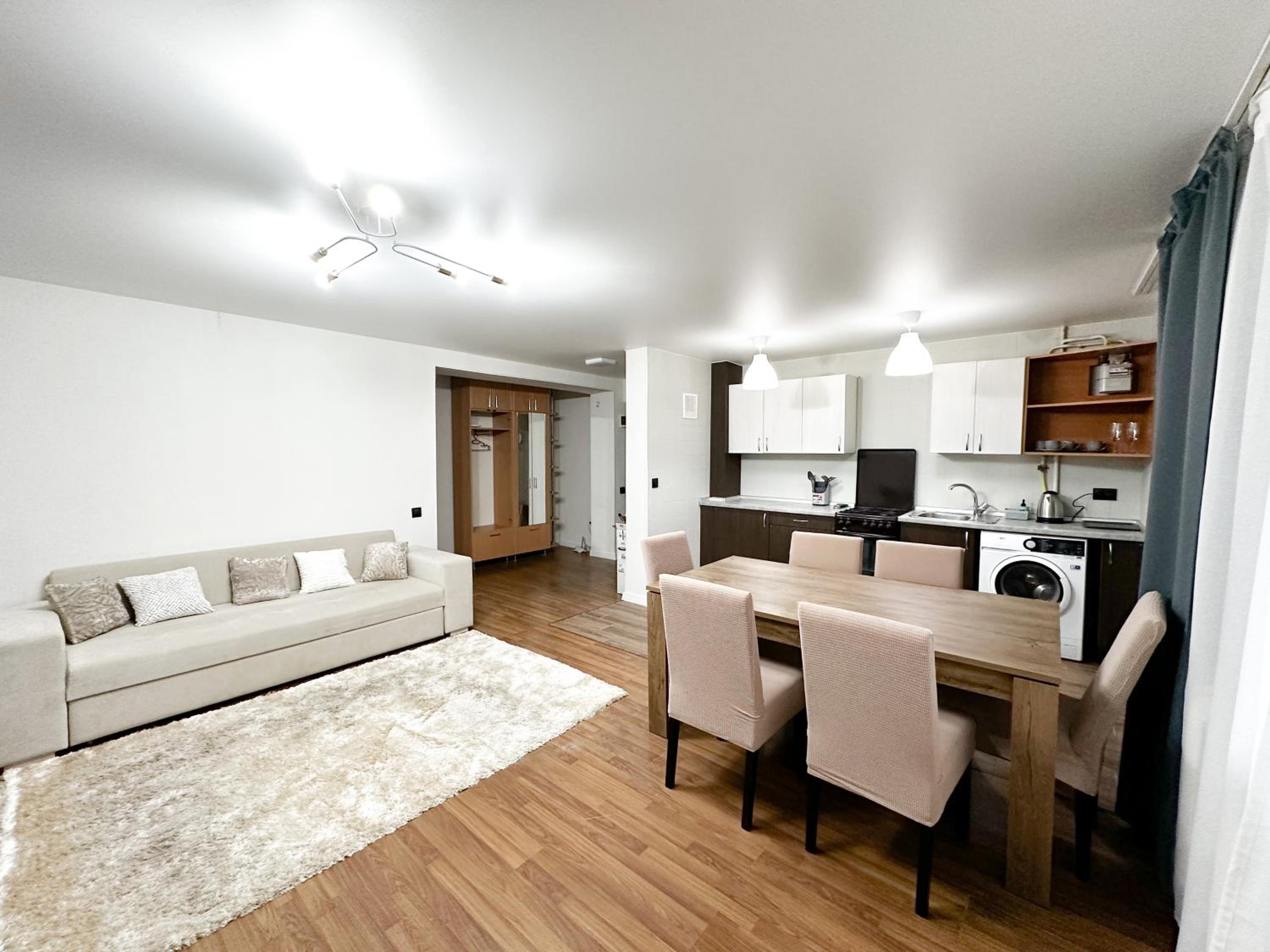 Center Location 2 bedrooms