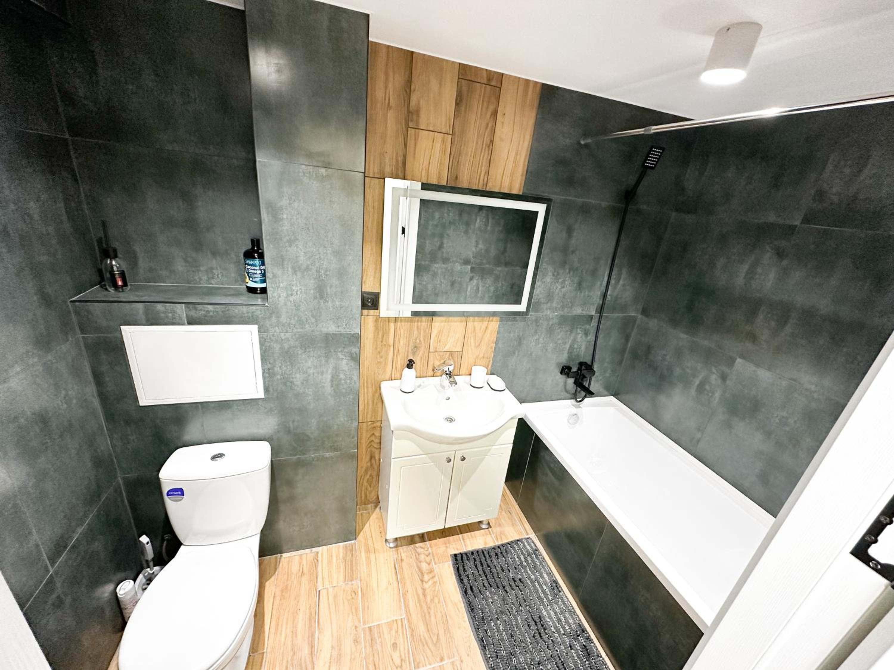 Center Location 2 bedrooms