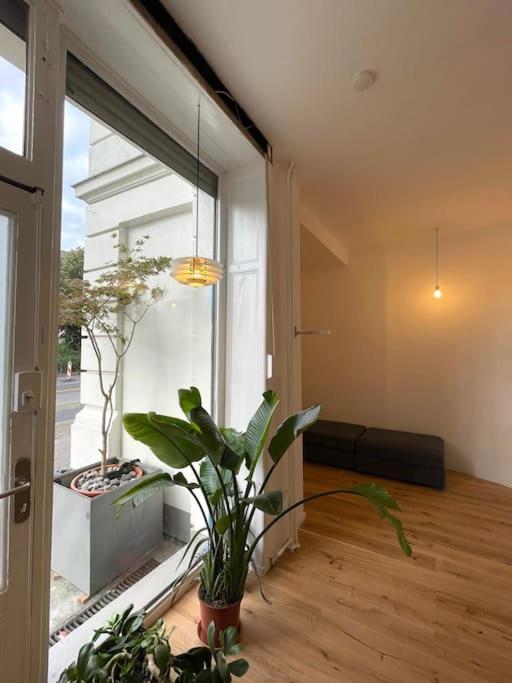 Spacious Apartment in Kreuzberg photo 2