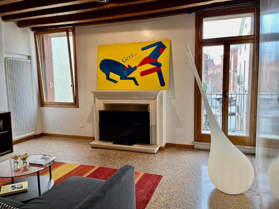 Il Duomo,150 meters. Charm Home in Downtown view 2