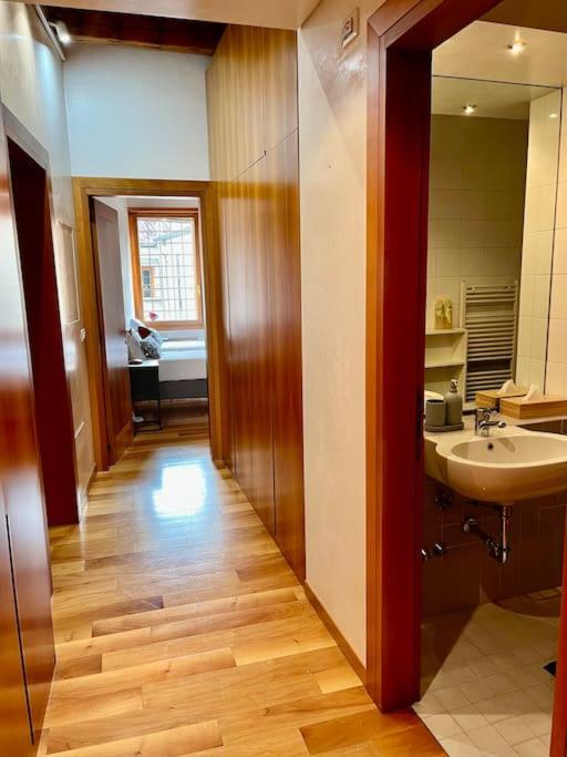 Il Duomo,150 meters. Charm Home in Downtown view 3
