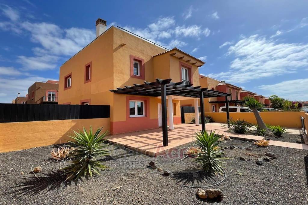 Luxury Villa with heated pool in Corralejo