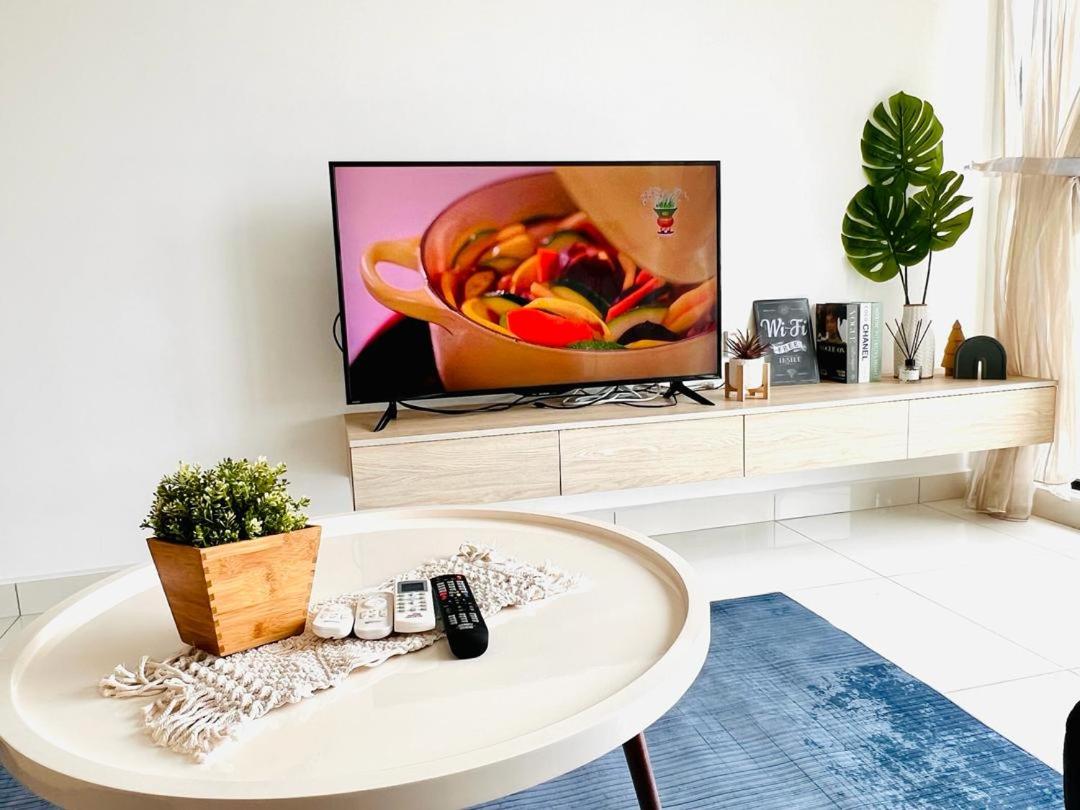 Mosaic Residence Mid Valley South Key BY R9 Homestay