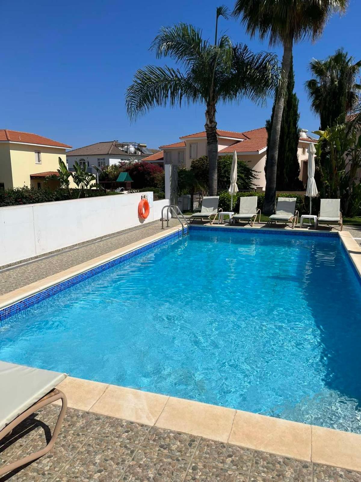 POSEIDONIA BEACH GARDENS