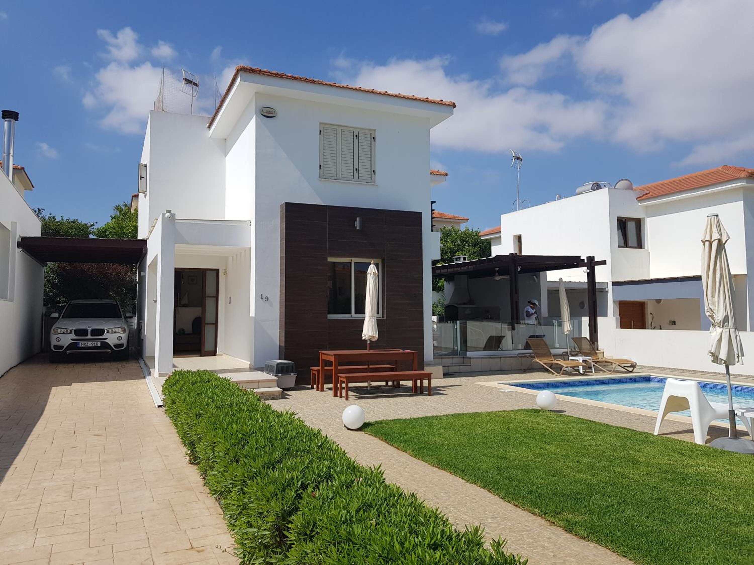 POSEIDONIA BEACH GARDENS