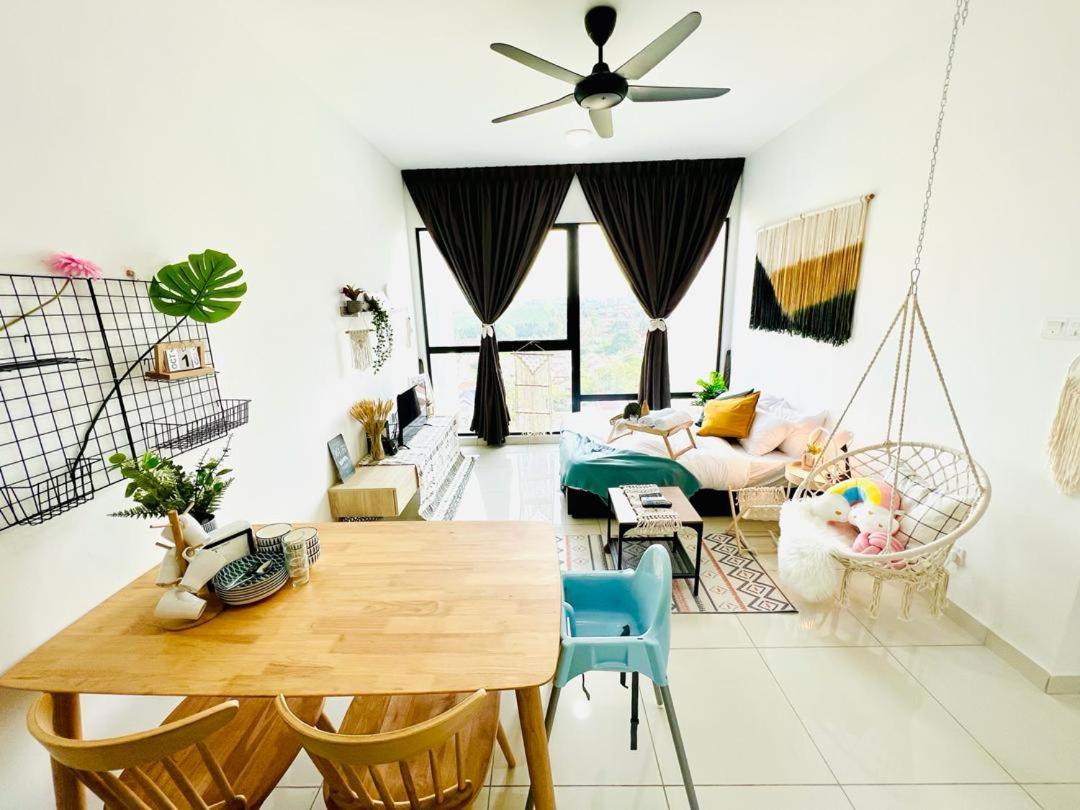Mosaic Residence Mid Valley South Key BY R9 Homestay