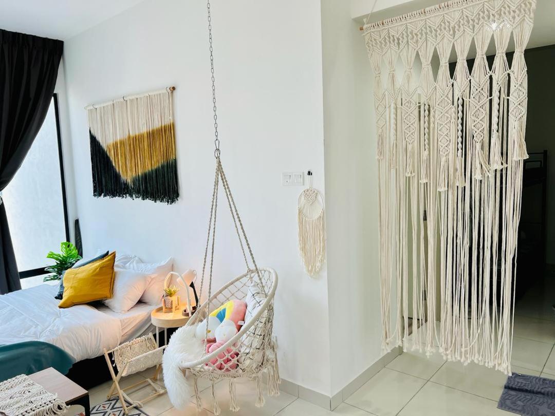 Mosaic Residence Mid Valley South Key BY R9 Homestay