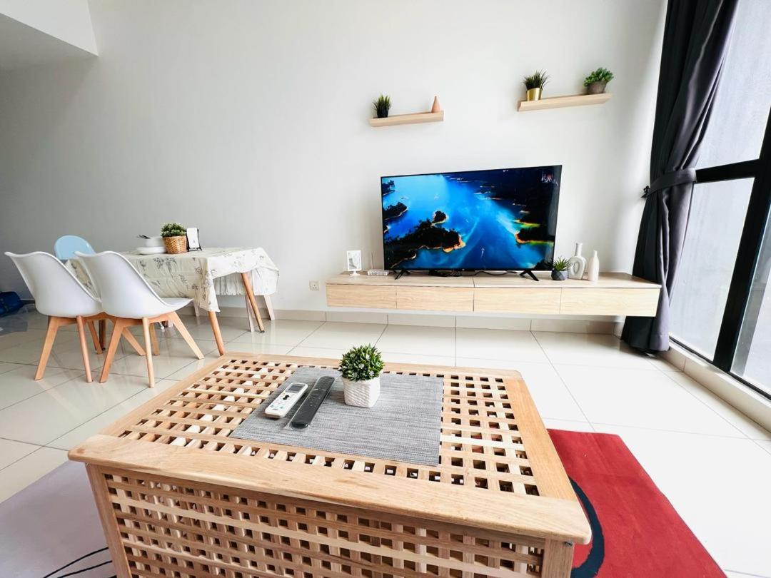 Mosaic Residence Mid Valley South Key BY R9 Homestay