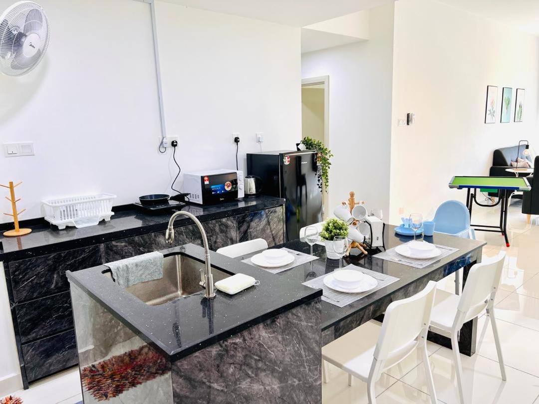 Mosaic Residence Mid Valley South Key BY R9 Homestay