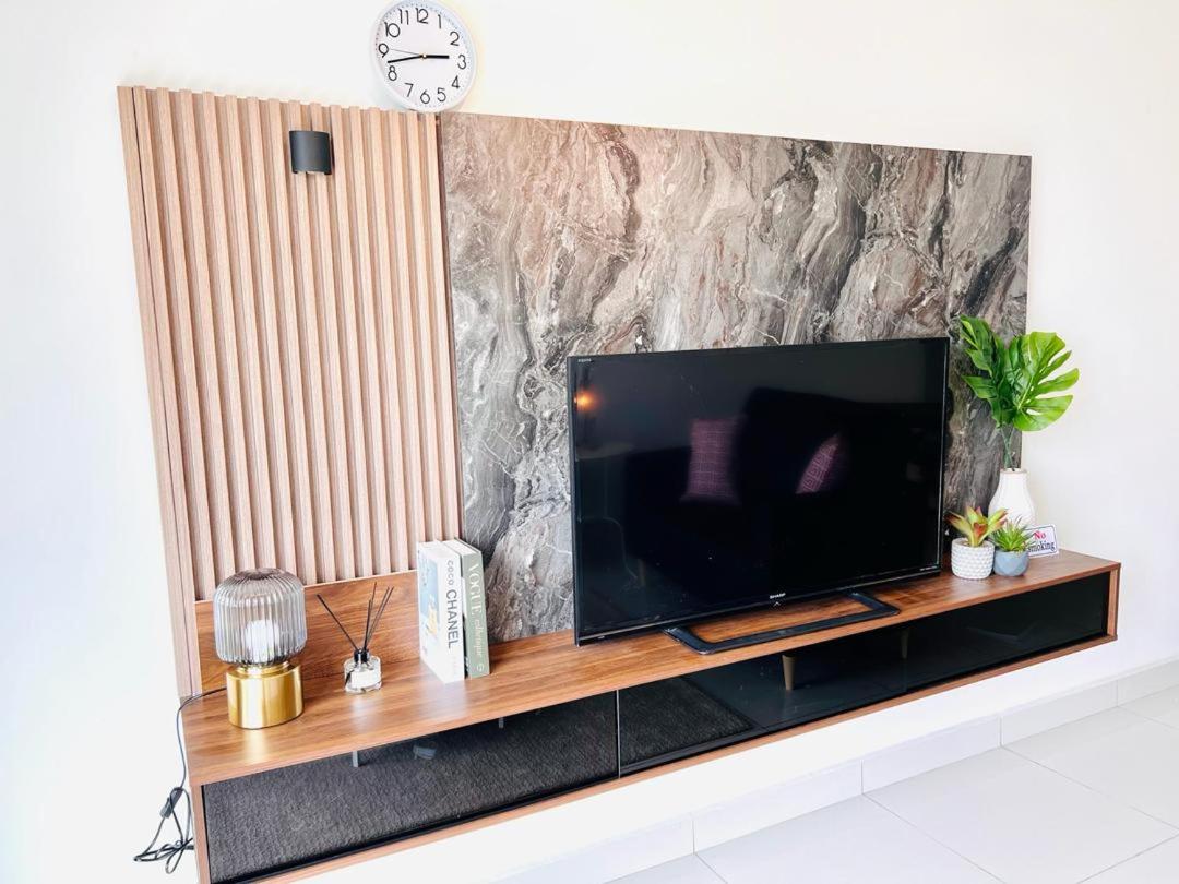 Mosaic Residence Mid Valley South Key BY R9 Homestay