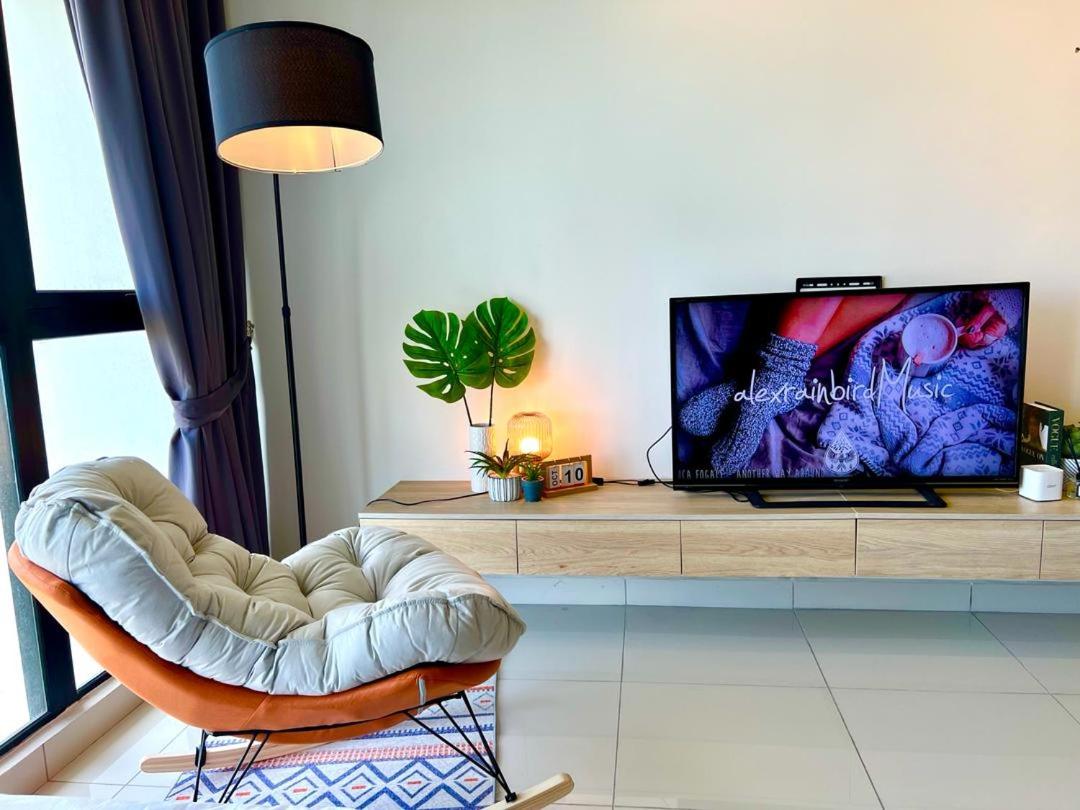 Mosaic Residence Mid Valley South Key BY R9 Homestay