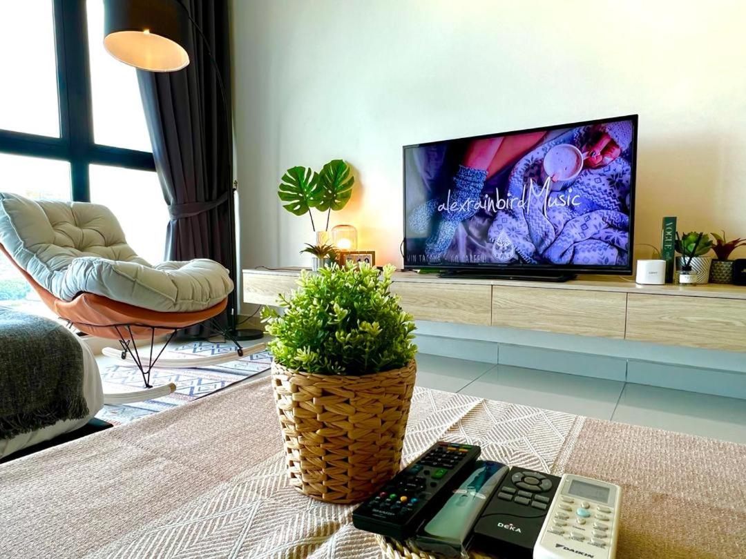 Mosaic Residence Mid Valley South Key BY R9 Homestay