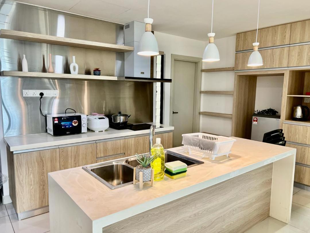 Mosaic Residence Mid Valley South Key BY R9 Homestay