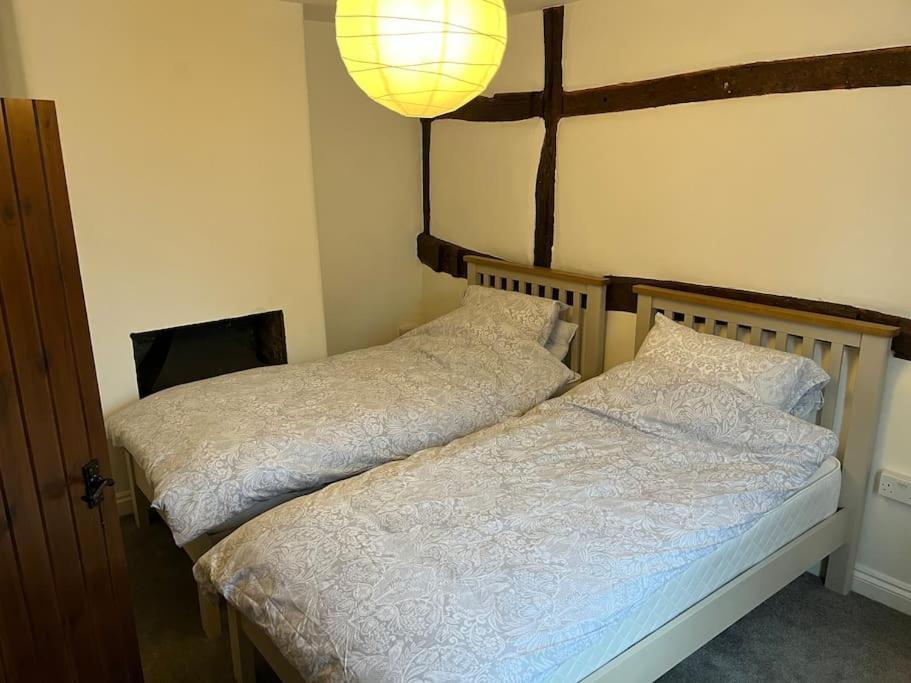 Grade II listed cottage - Free Parking view 3