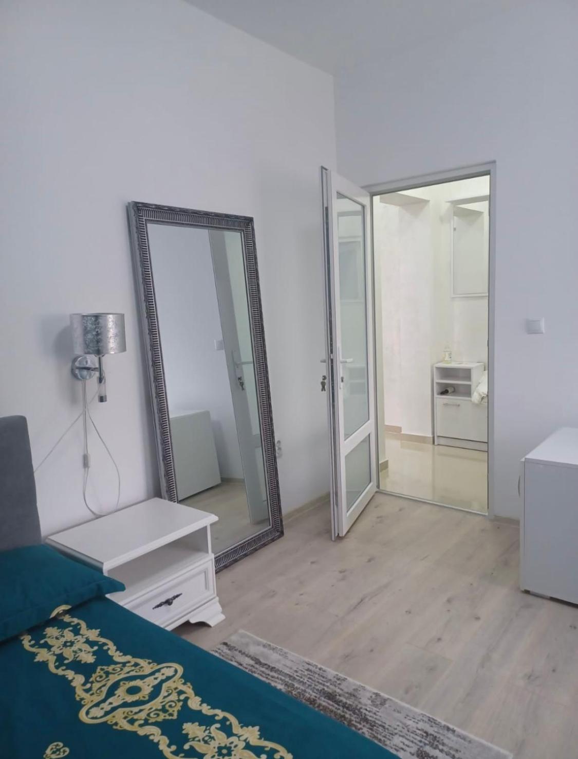 Mira Apart Hotel - Onesti view 3