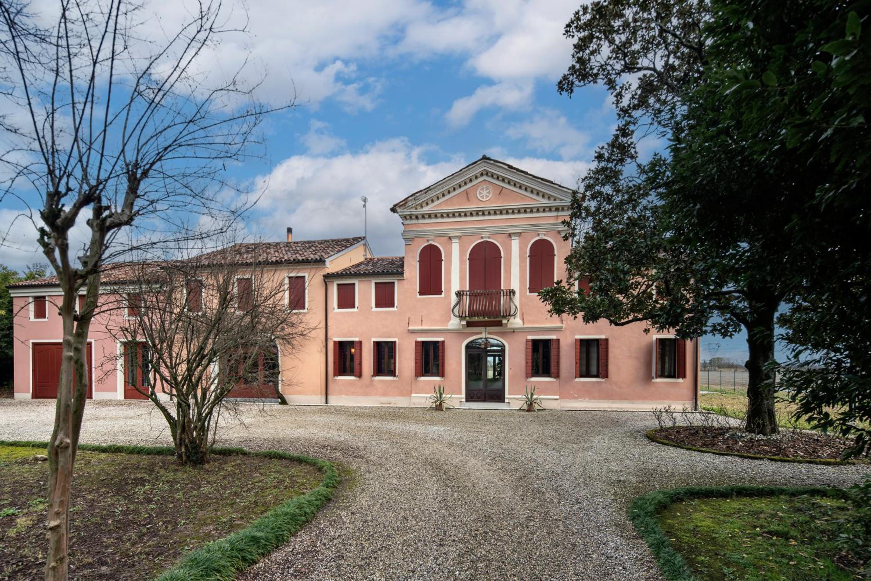 La tua villa view 2