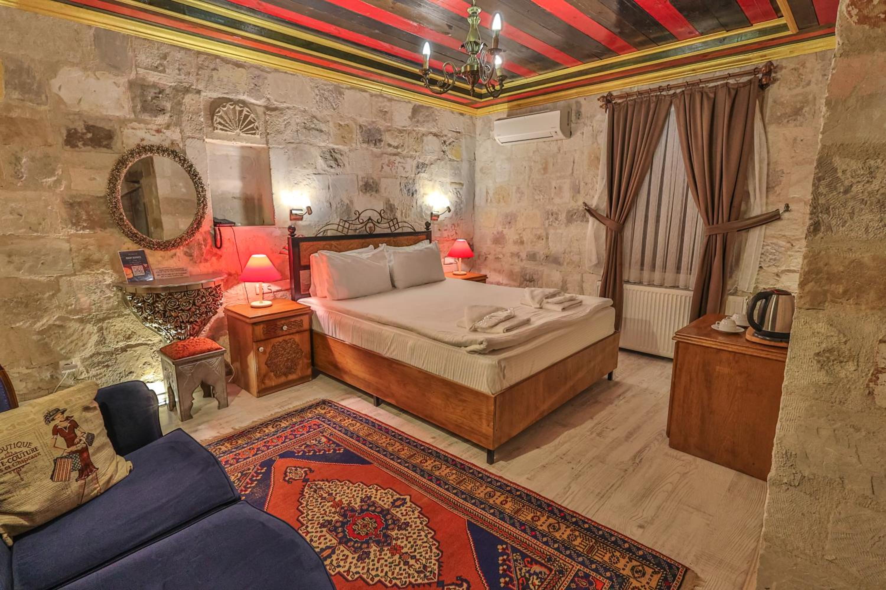 Bedrock Cave Hotel - Image 30