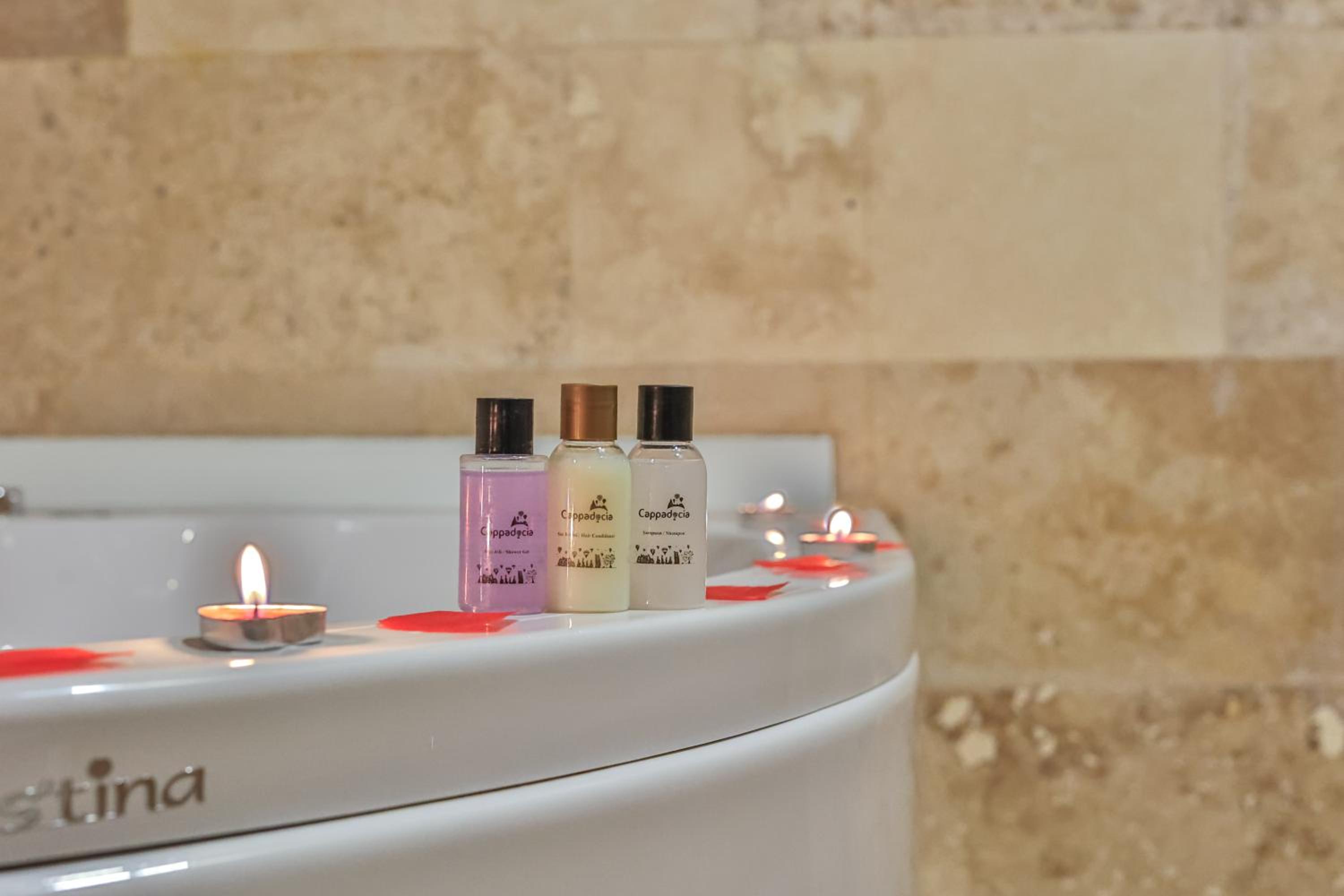 Bedrock Cave Hotel - Image 67