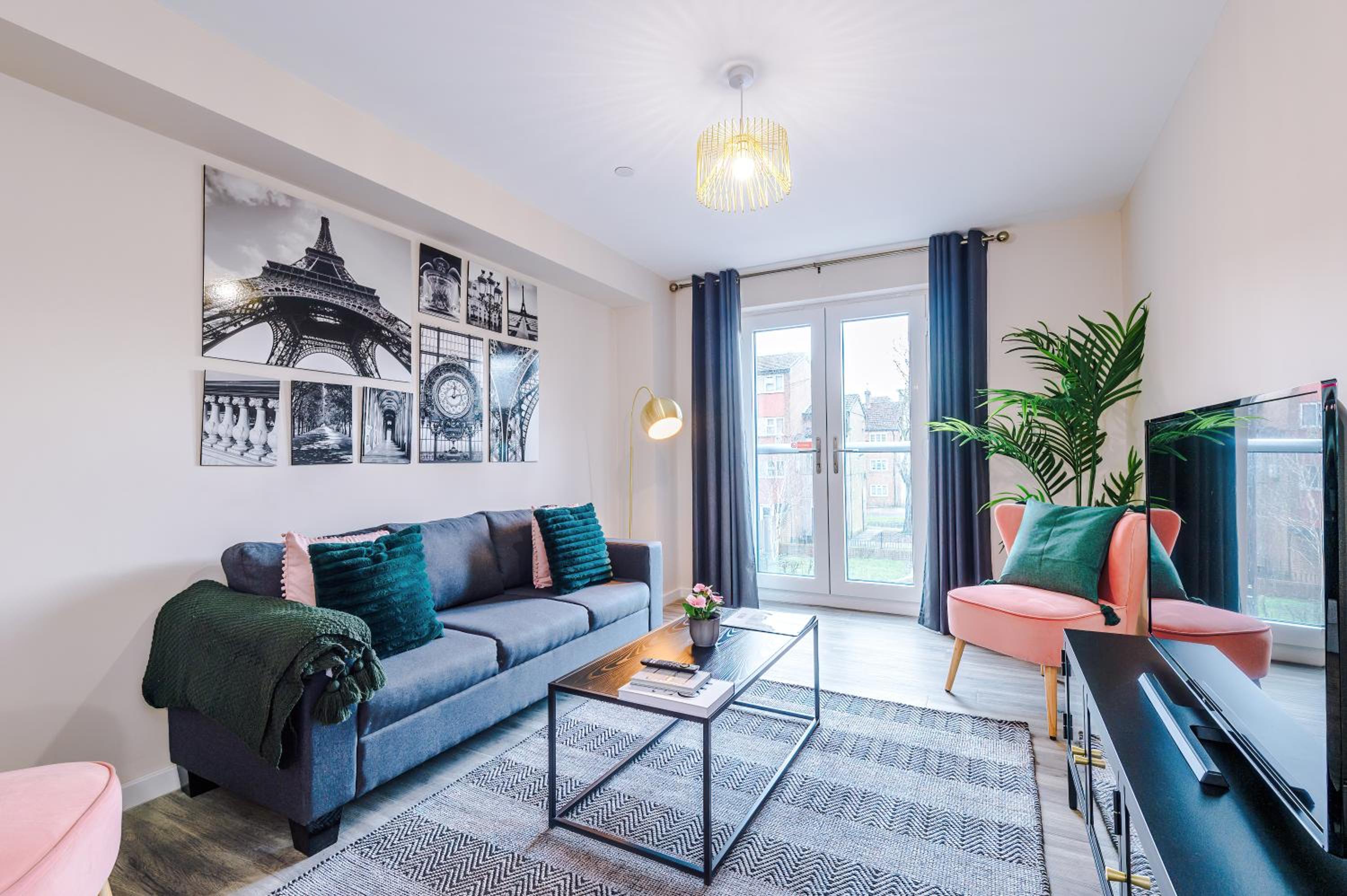 Deluxe 2 Bedroom 2 Bathroom Apartment - Free Secure Parking view 5