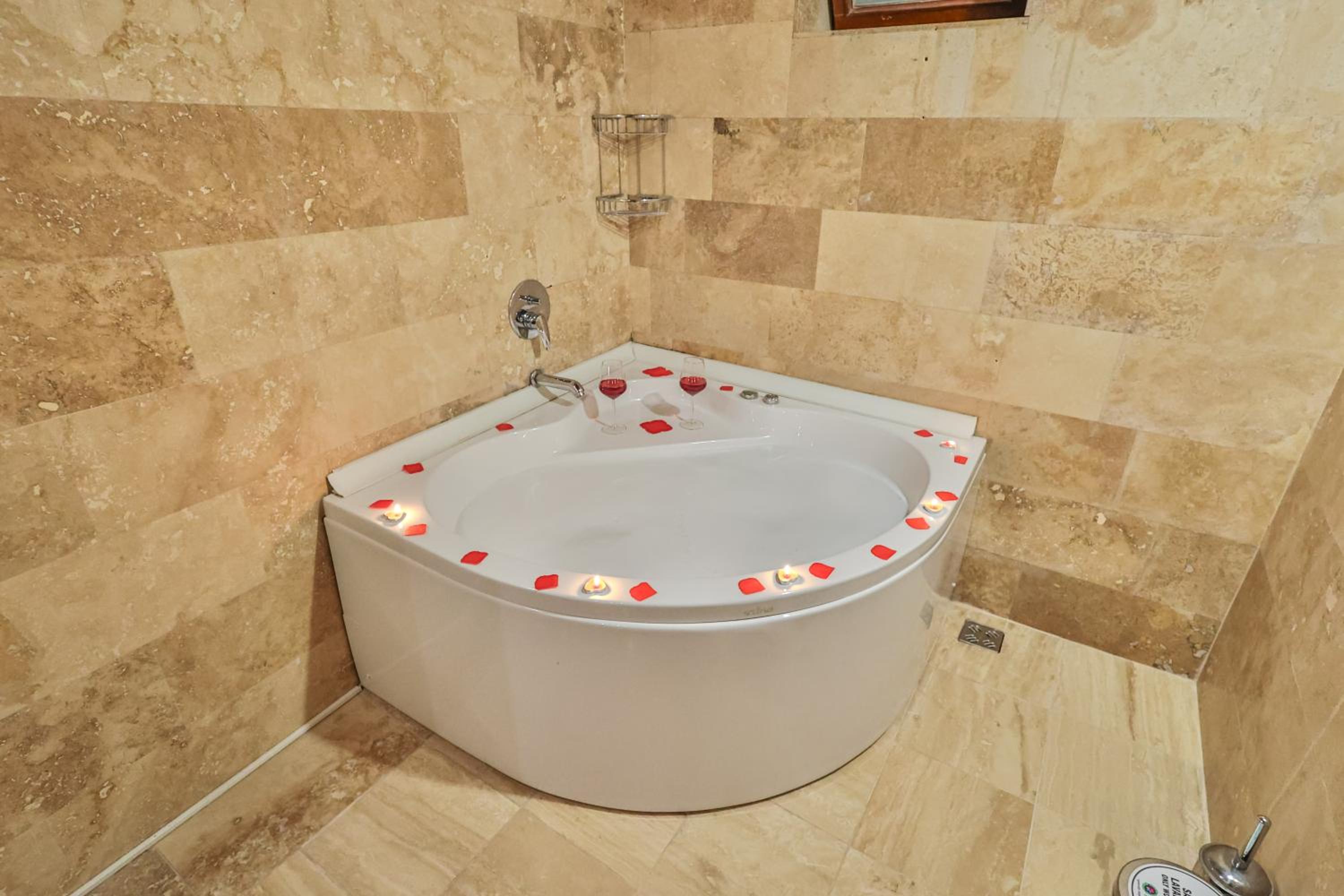 Bedrock Cave Hotel - Image 147