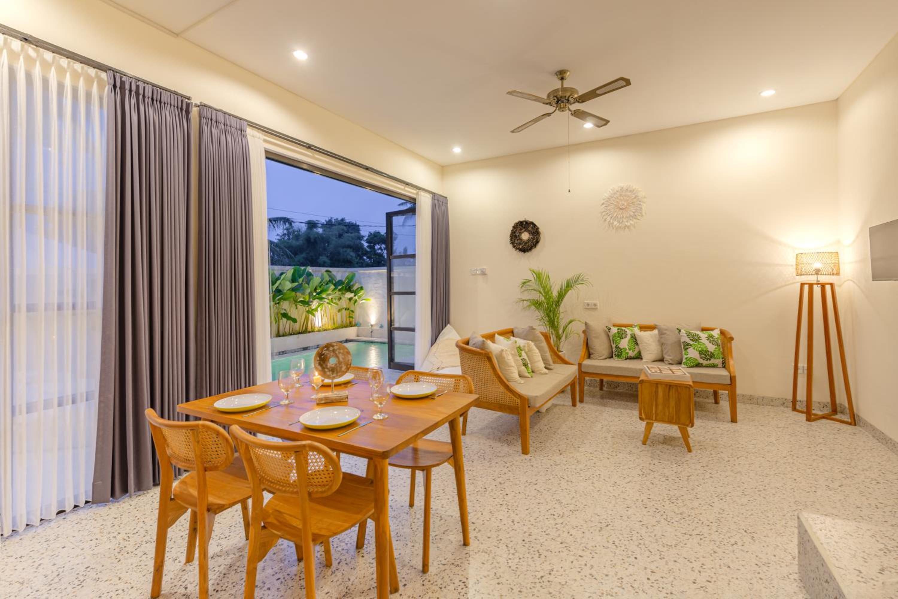 Villa Balia-Elegant 3BDR Villa with Pool & Comfort — dining