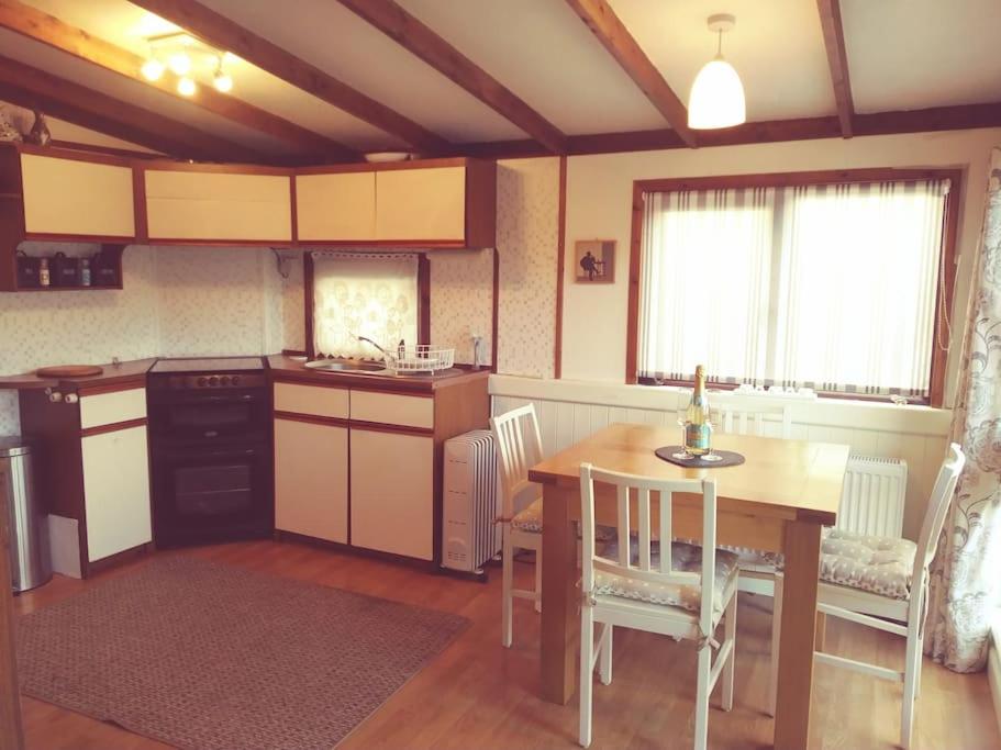 Anne's Lodge Caerberis Holiday Park, dog friendly