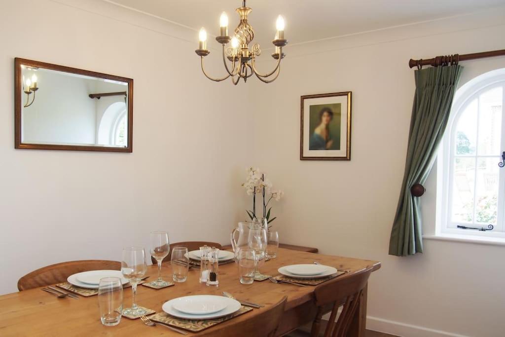 Stablehurst Cottage