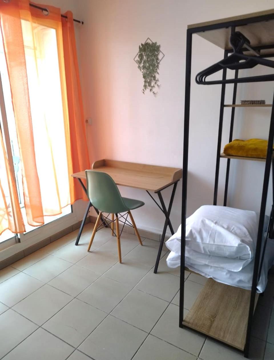 Comme chez Soi - Studio tout équipé - By Sister Home view 5
