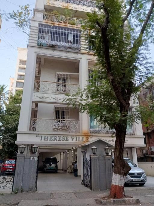 Dawn - A Spacious Modern Studio in Bandra at Almeida Park by Connekt Homes view 2