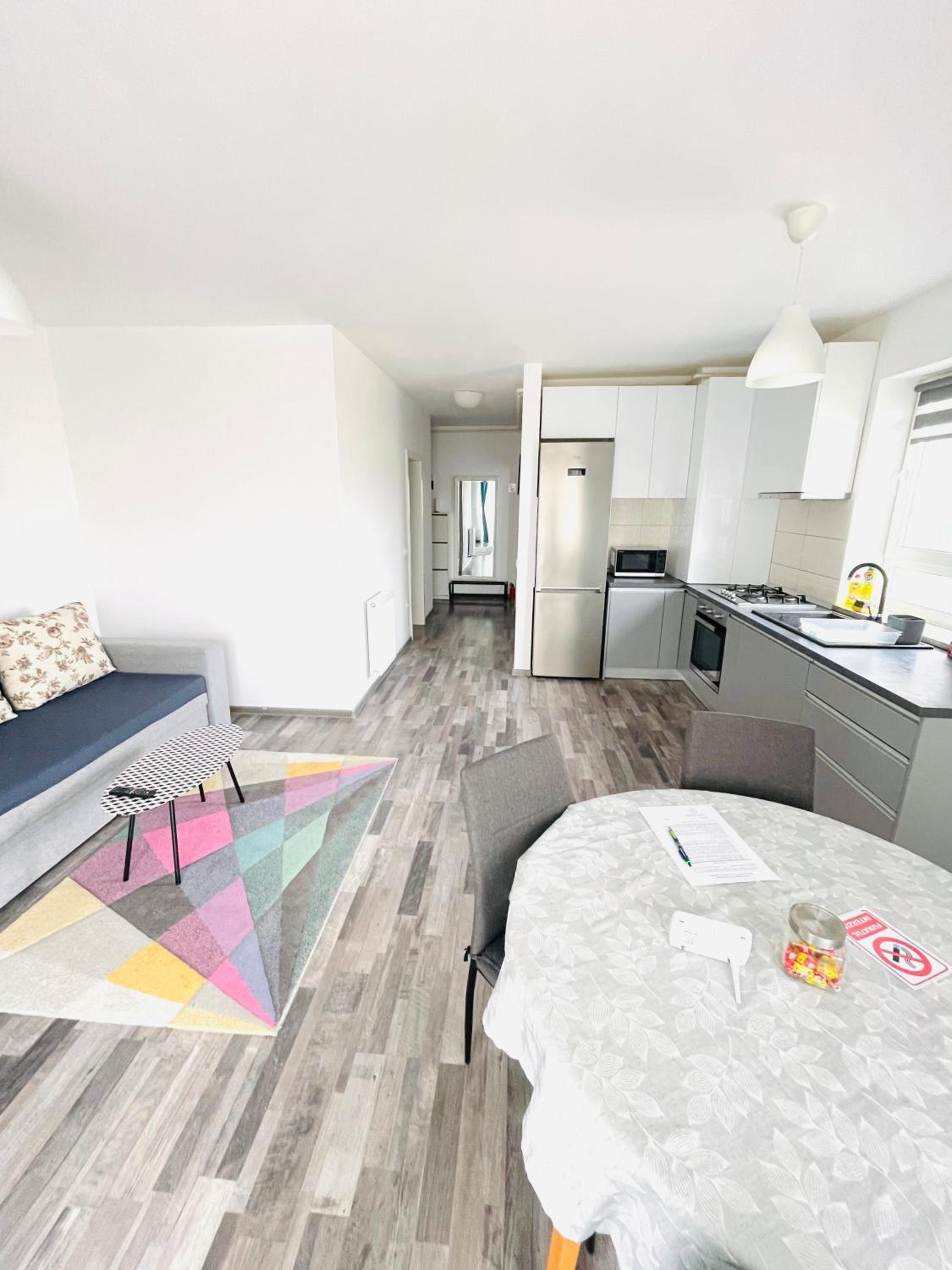 Dream Date Apartments view 4