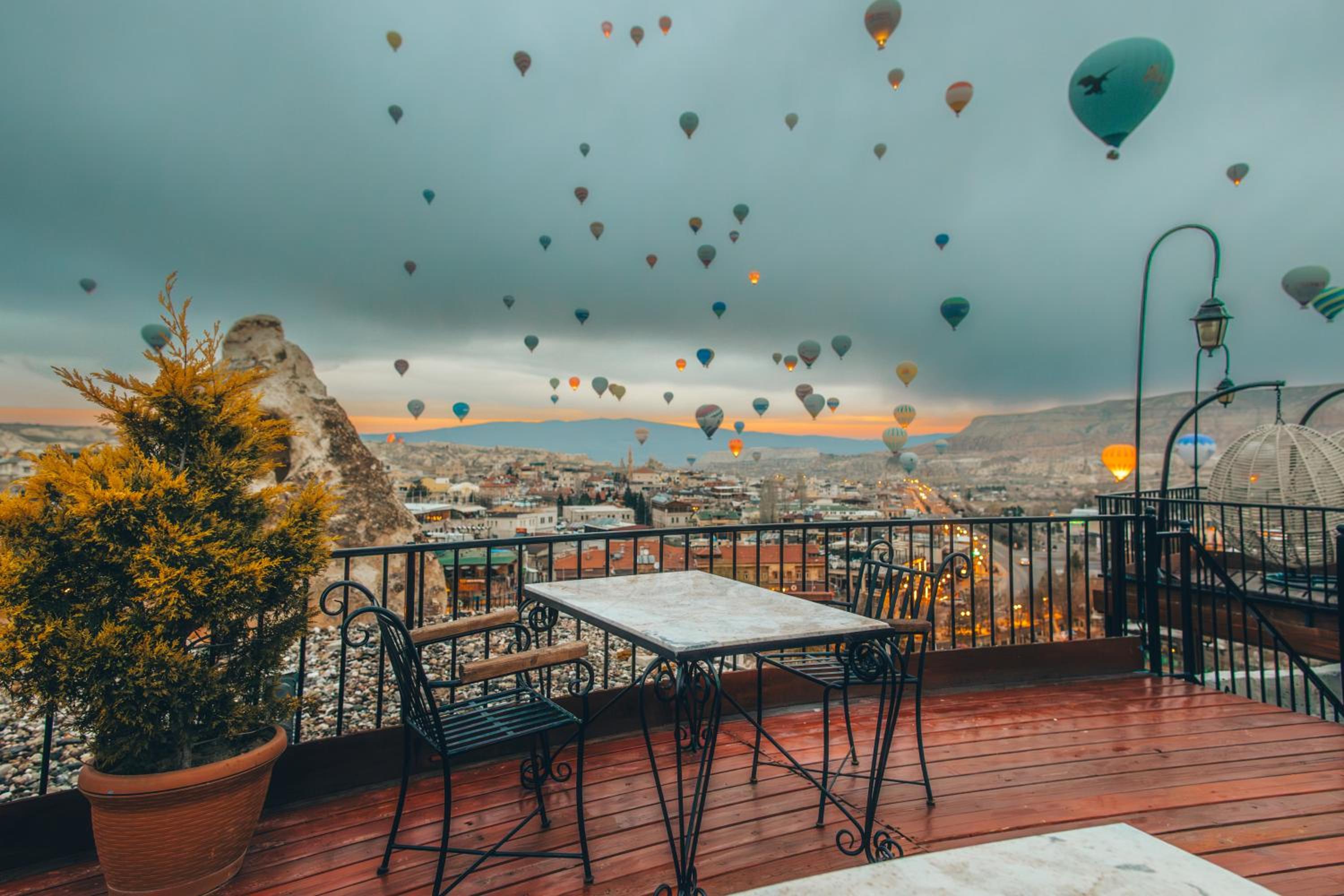 Bedrock Cave Hotel - Image 78