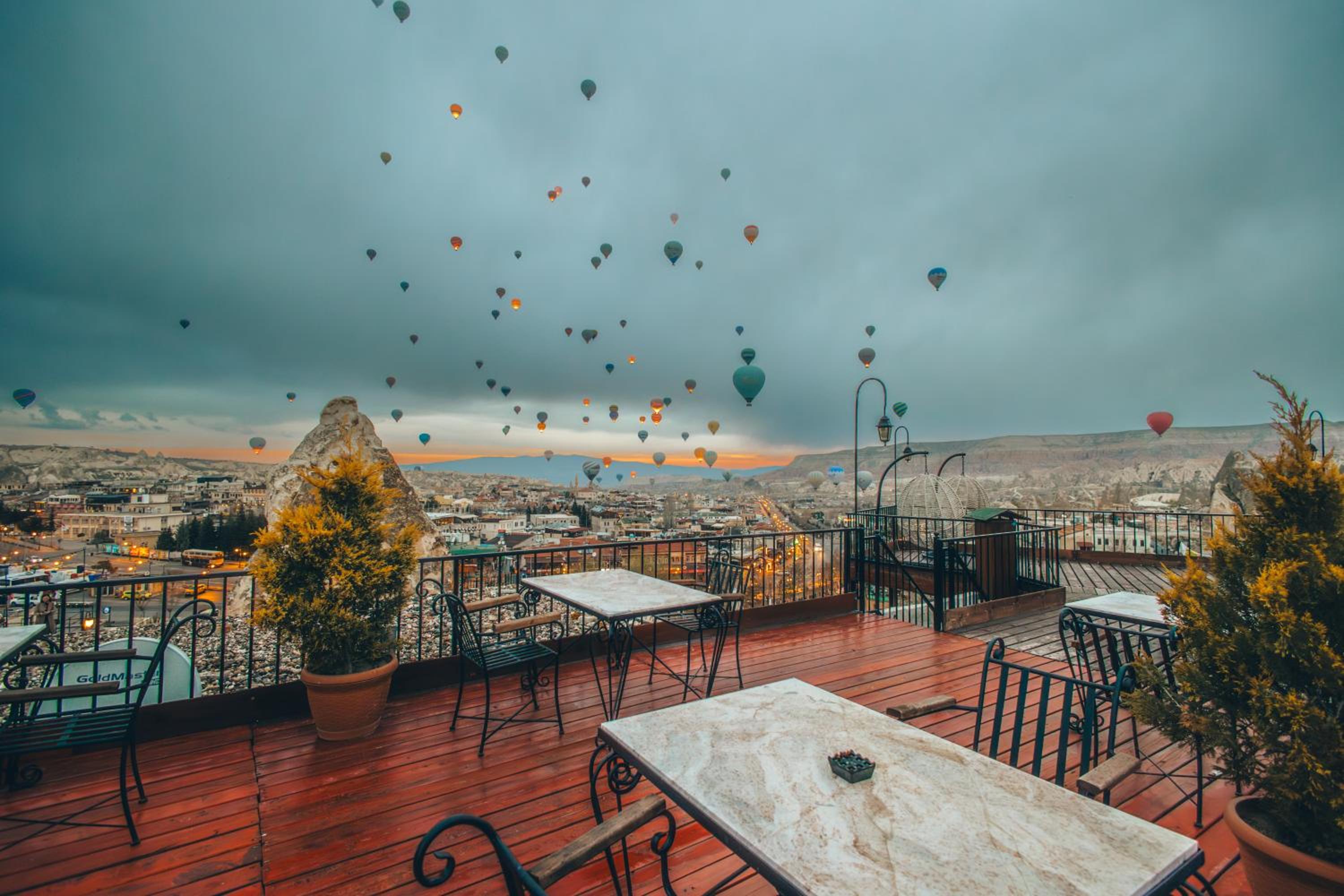 Bedrock Cave Hotel - Image 87