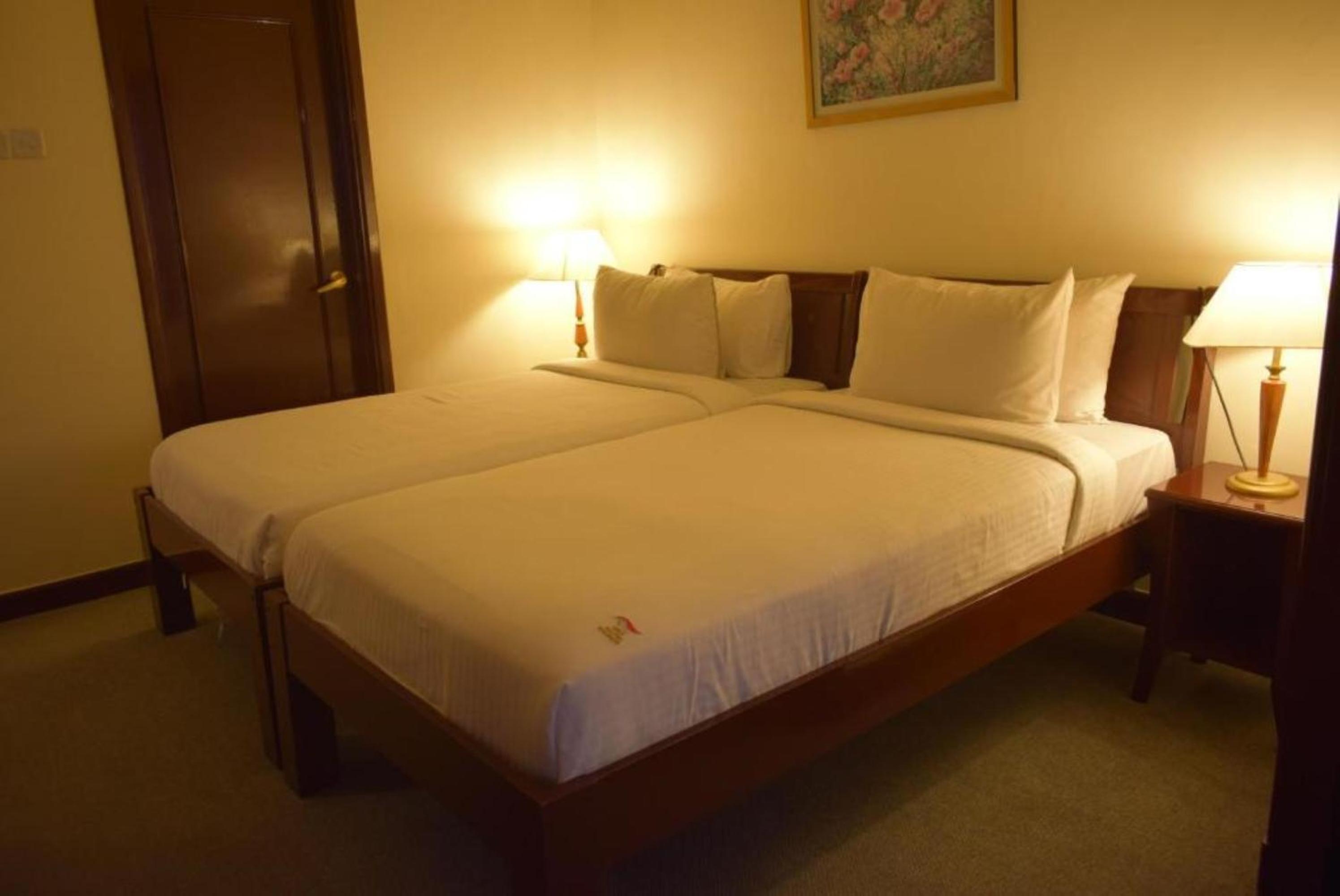 White Suite At Times Square
