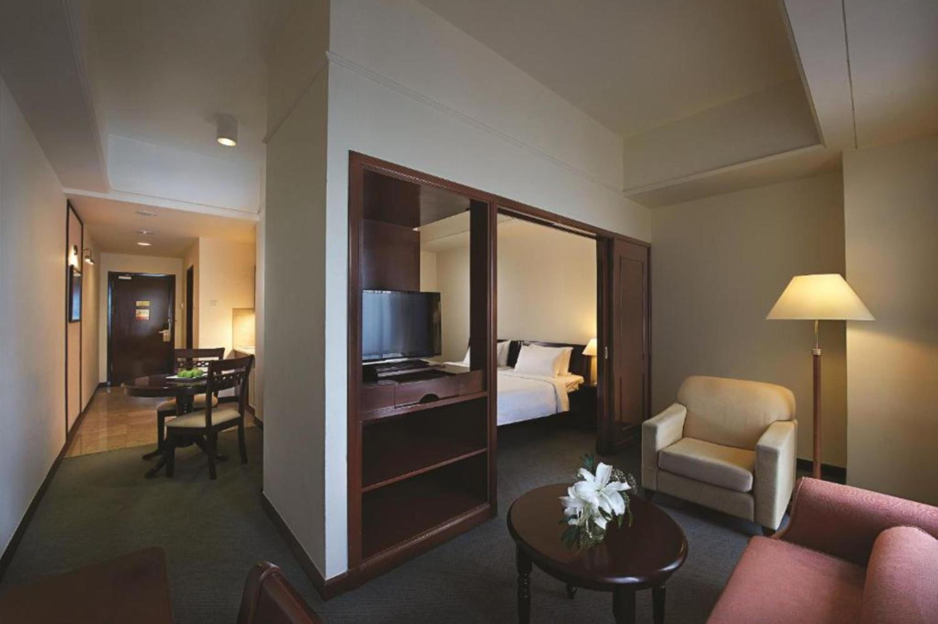 White Suite At Times Square