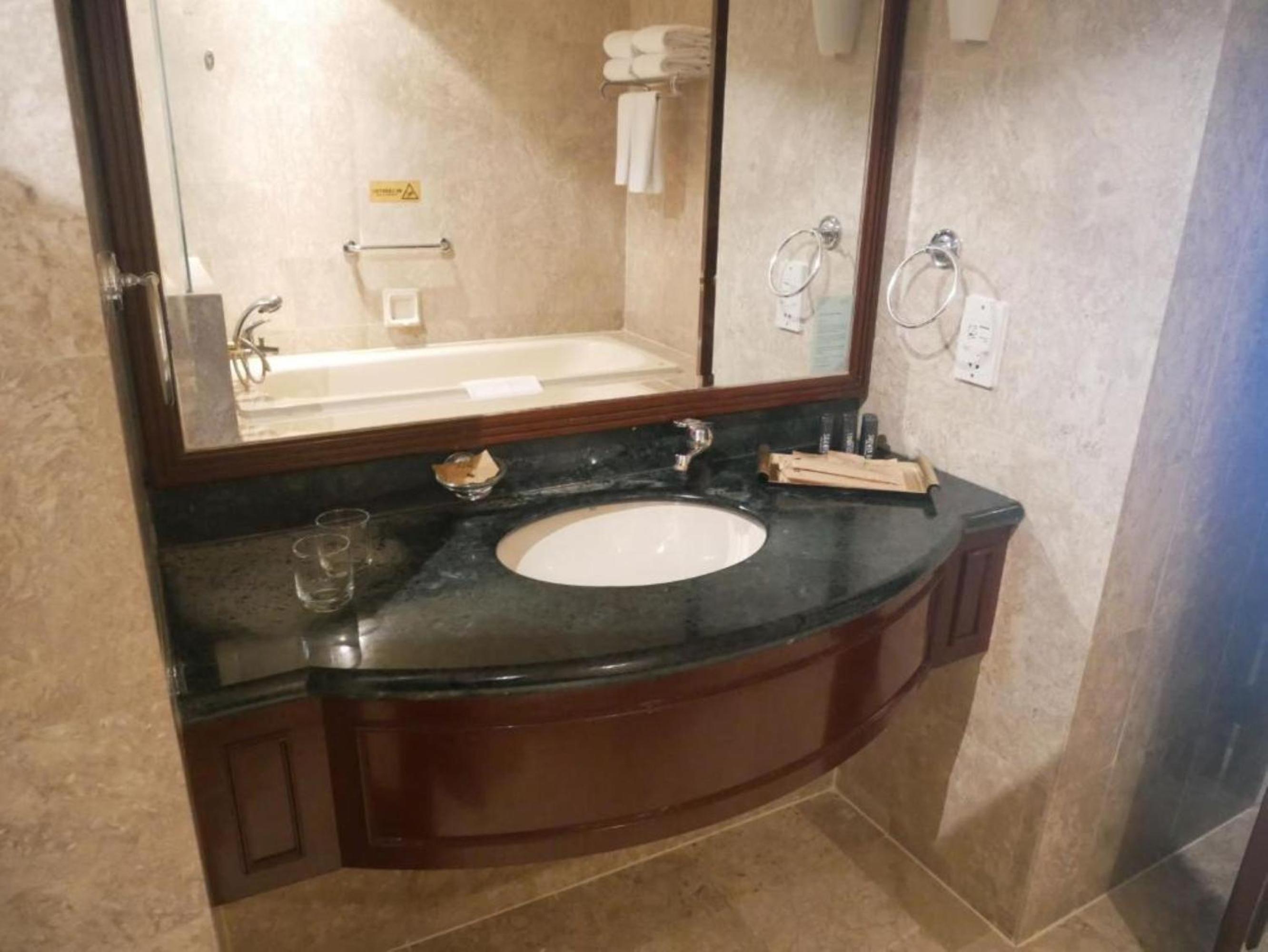 White Suite At Times Square