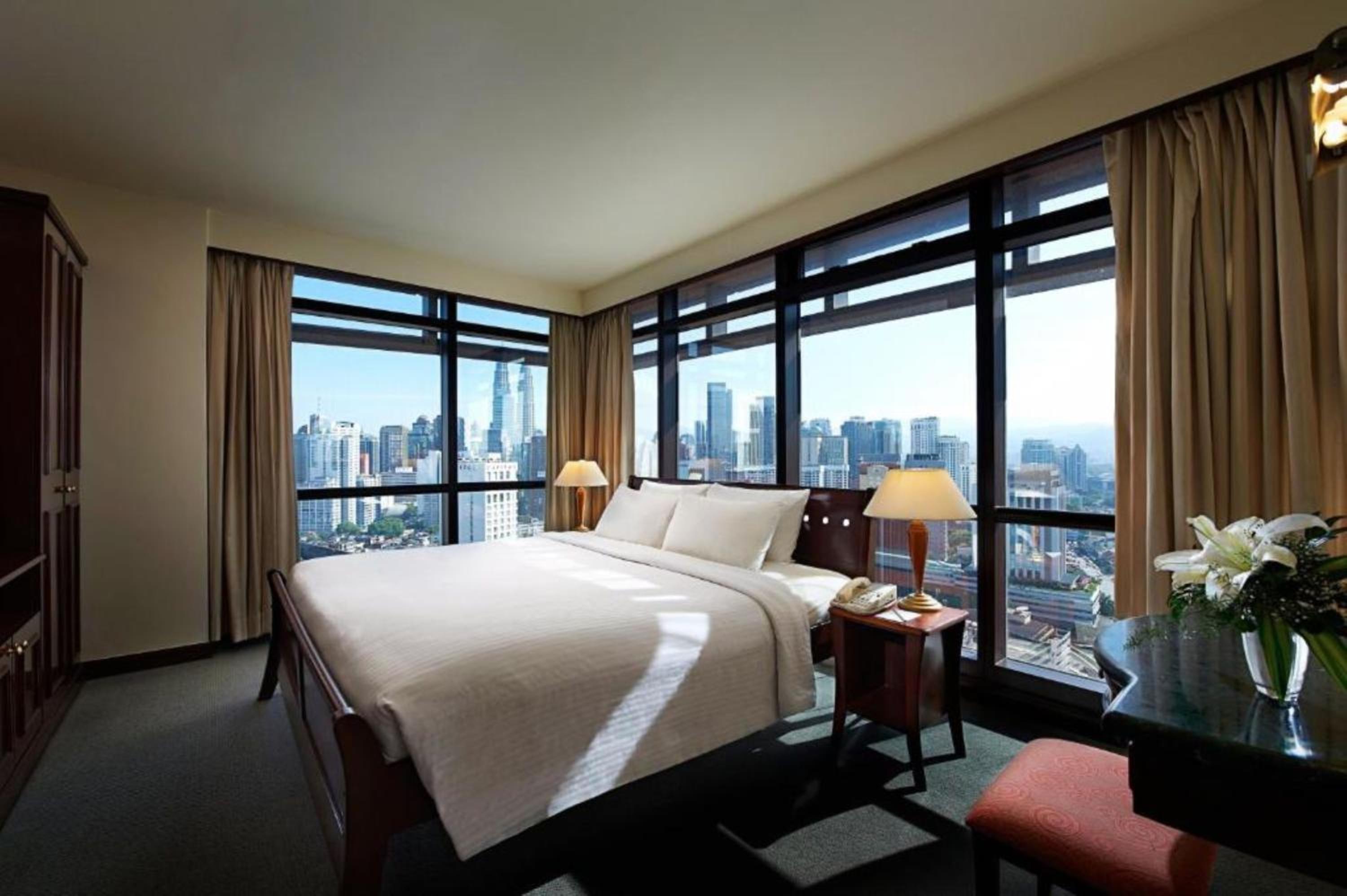 White Suite At Times Square
