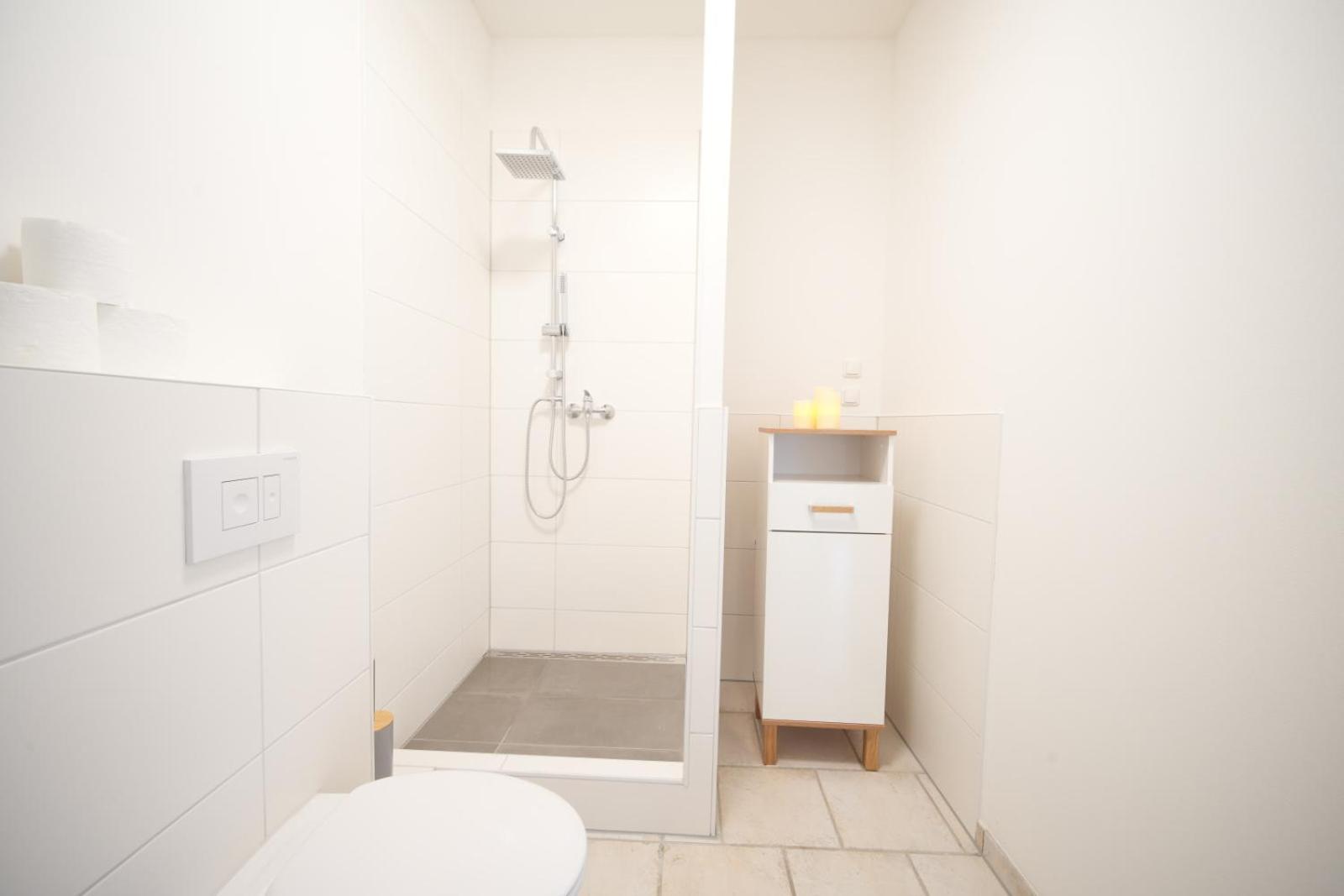 LeHaStays - Apartments Buckau 16a I Küche I Smart TV mit Netflix I toller Innenhof