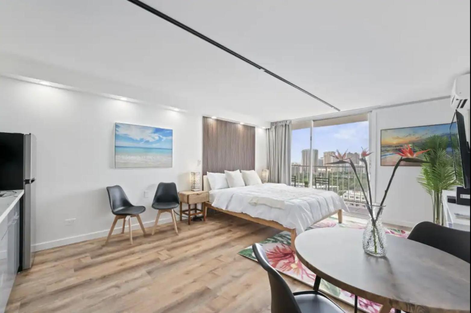 High Floor Marine Surf #2106 - Parking Included
