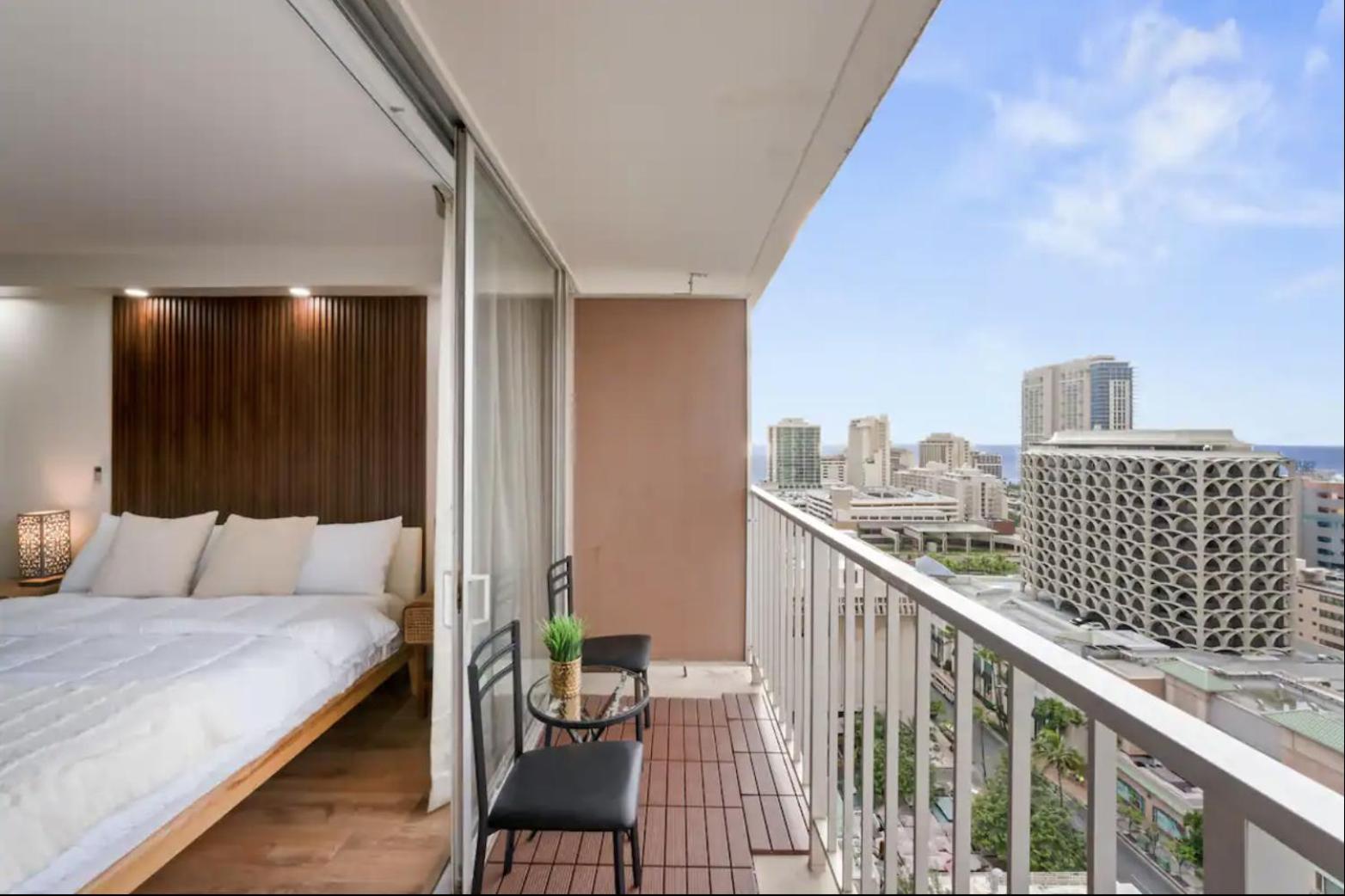 High Floor Marine Surf #2106 - Parking Included