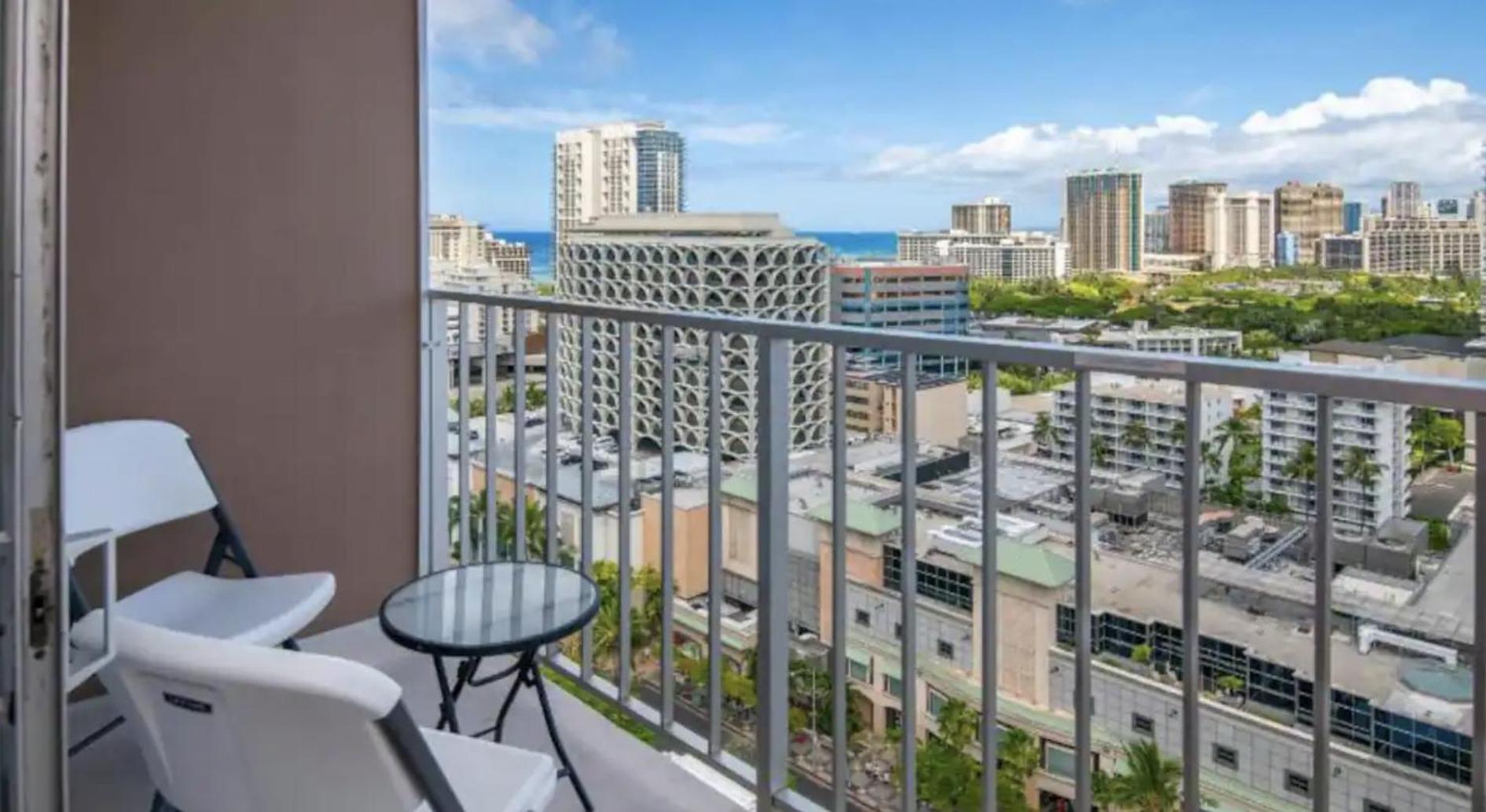 High Floor Marine Surf #2106 - Parking Included