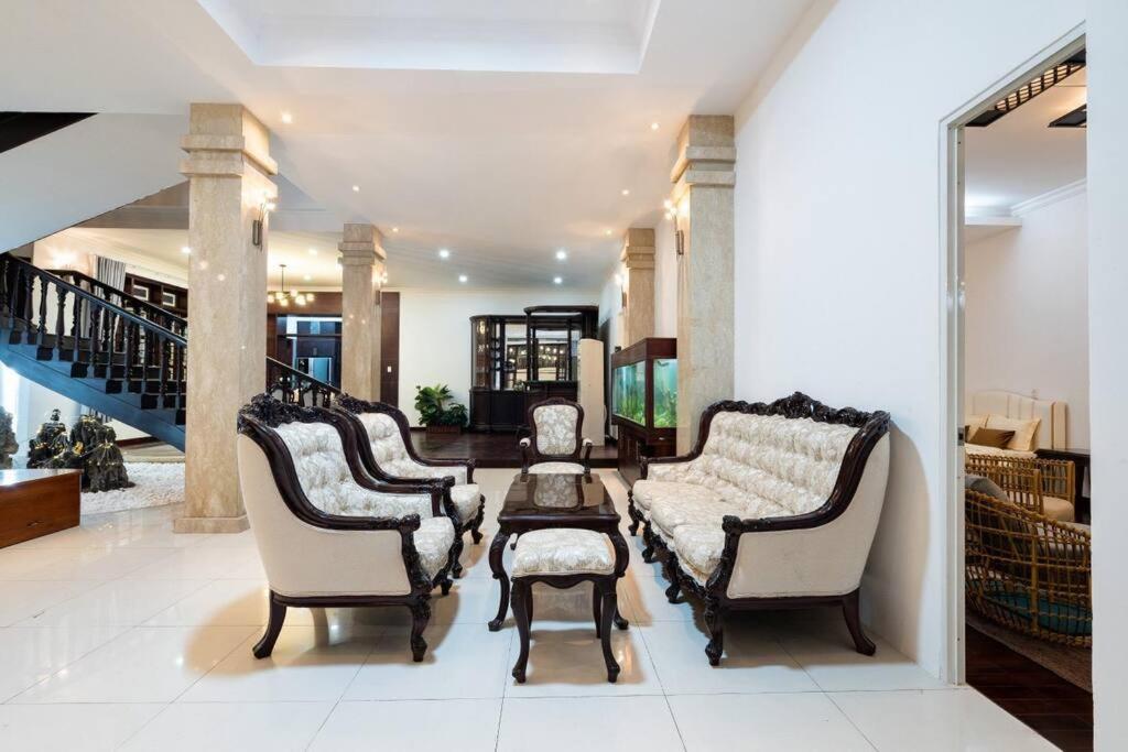 KN5 Holiday Villa